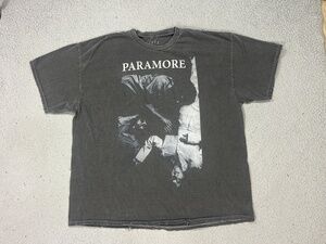Y2K Paramore Shirt Mens S/M Gray Photo Graphic Band Tee Punk Rock Music